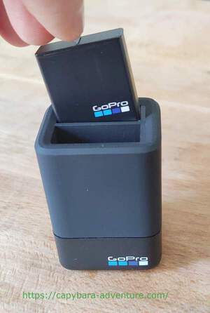 GoPro Dual Battery Charger battery removing